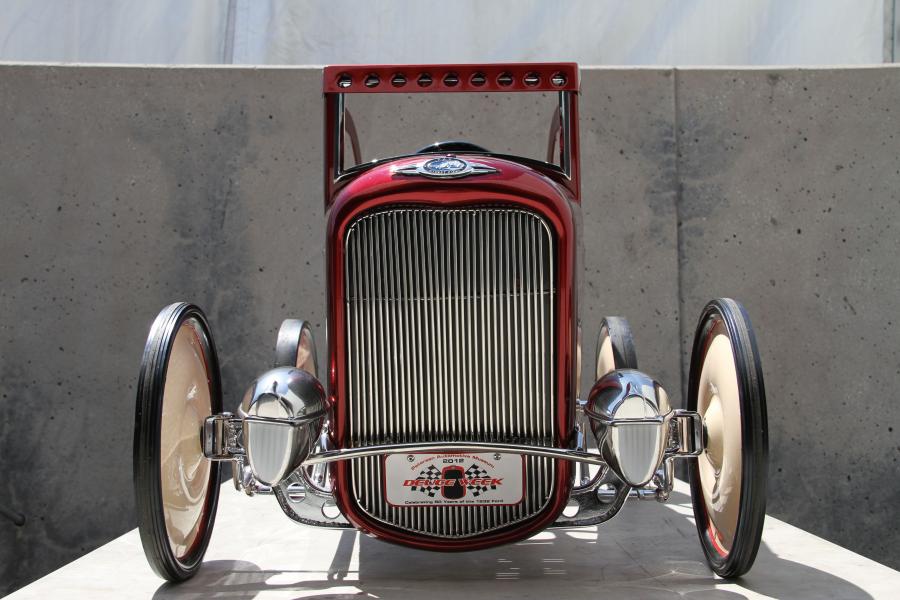  Ford Custom Pedal Car 1932 года  (фото 4 из 5)